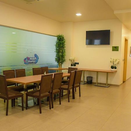 Aqua Inn Hotel Kinshasa Eksteriør bilde